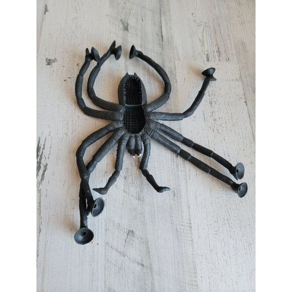 Rubber spider window cleaning Halloween tarantula prop decor - Picture 6 of 7